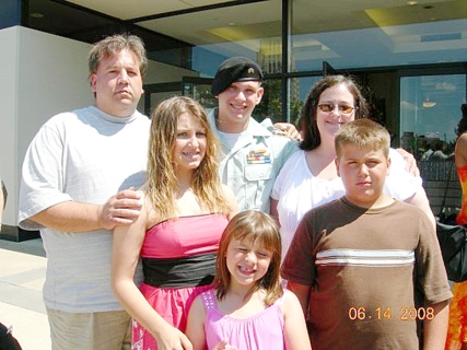 CHANGING LIFESTYLES: The Kaufman family – (back row, from left to right) Kurt, Kris, Sharon, (front row) Kim, Phillip and Ashley – is pictured in 2008. They moved to Big Rapids in 2011 after Kurt and Sharon lost their jobs in the Detroit area. The family traded its $80,000 annual income for government assistance while Kurt completed a degree at Ferris State University and eventually got a new job. (Courtesy photo)